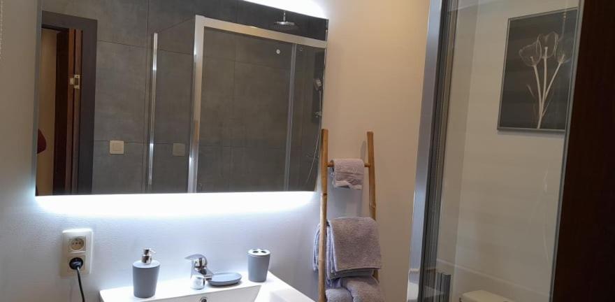 Place 86 La Reid Экстерьер фото