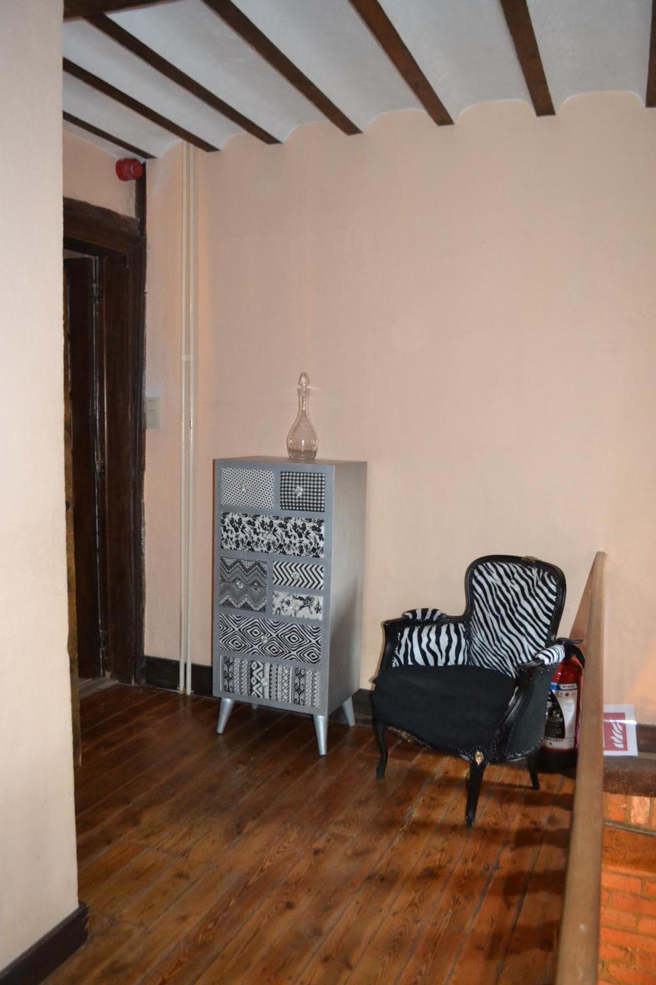 Place 86 La Reid Экстерьер фото